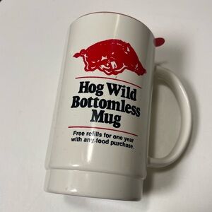 Pizza Hut Logo Mug - Red and Black Accent (Arkansas Razorbacks)